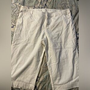 St. John’s Bay white shorts size 24